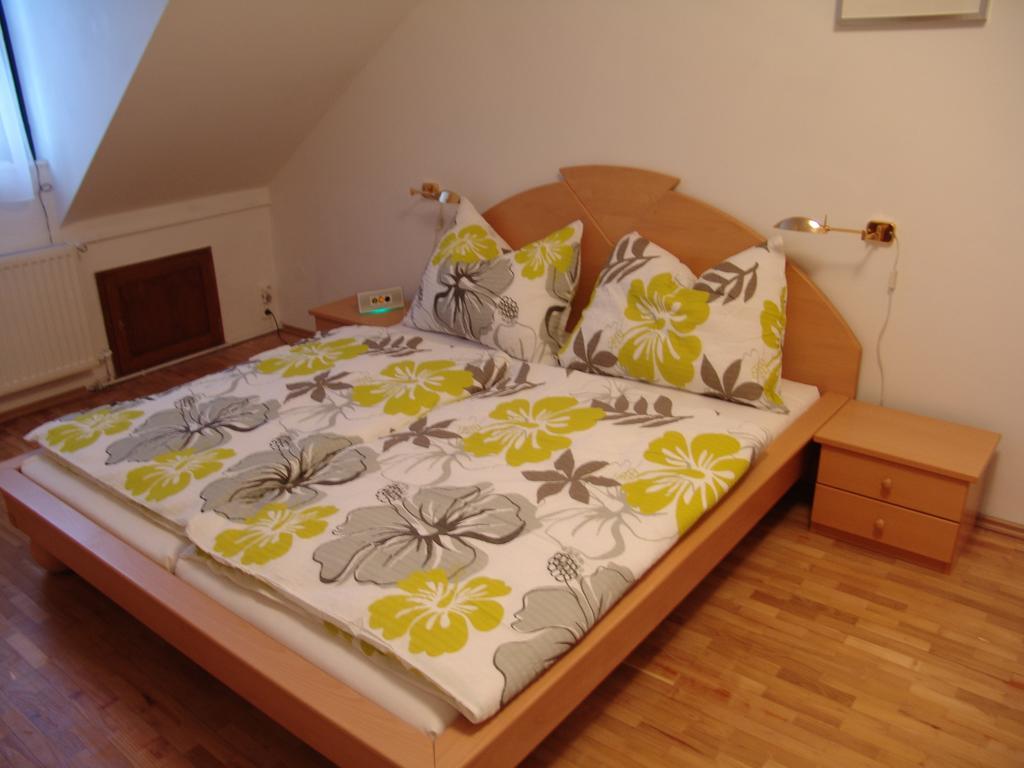 Luna City Apartman Apartment Sopron Exterior photo